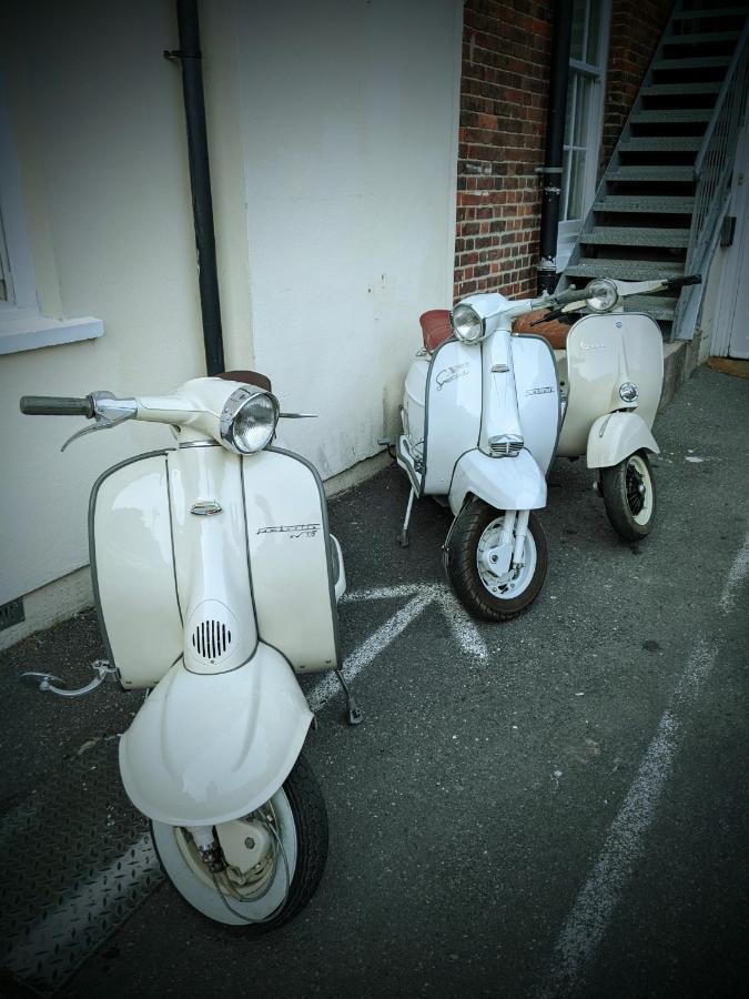 布里斯托The British Scooterist公寓 外观 照片